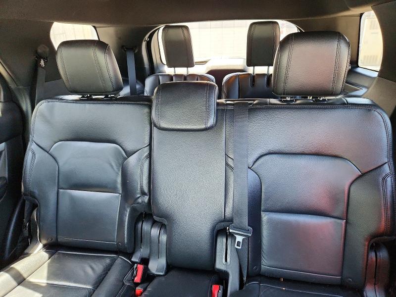 61070246 :رقم المزاد ، 1FM5K7DH7HGB63834 vin ، 2017 Ford Explorer مزاد بيع