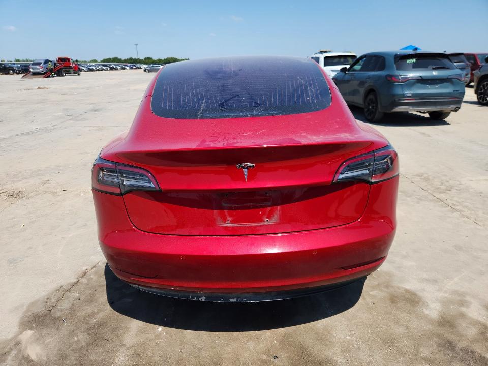 62431576 :رقم المزاد ، 5YJ3E1EA5JF015439 vin ، 2018 Tesla Model 3 مزاد بيع