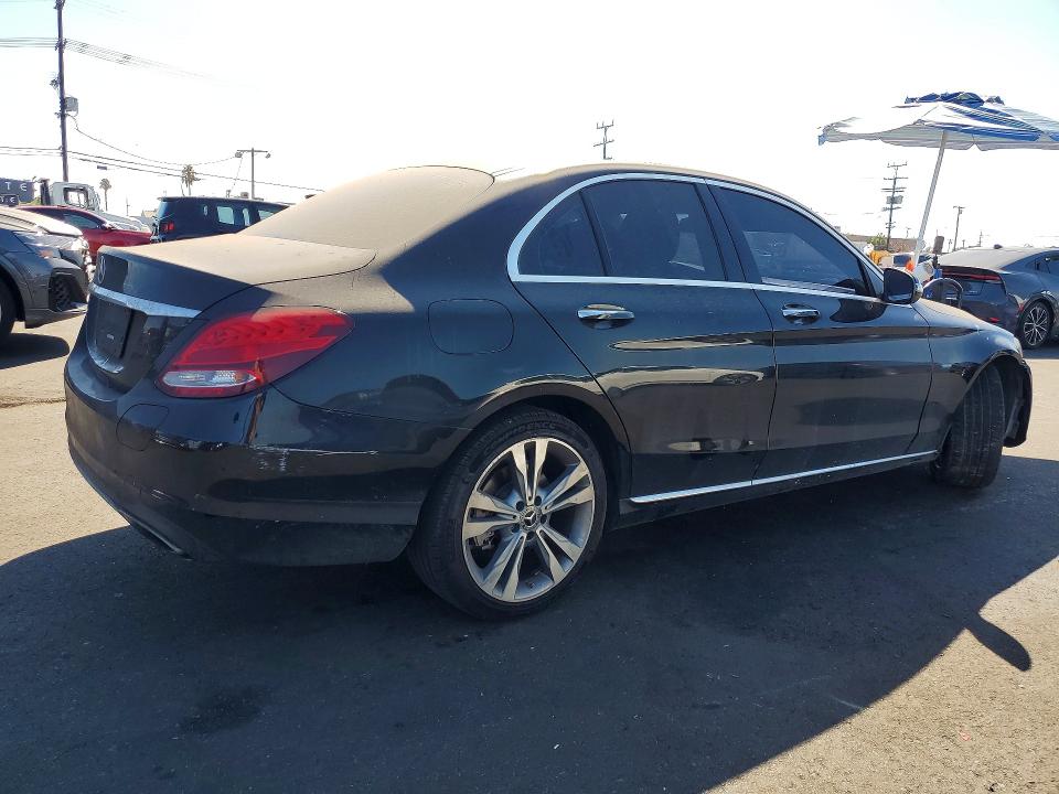 2017 Mercedes-benz C მანქანა იყიდება აუქციონზე, vin: 55SWF4HB6HU221278, აუქციონის ნომერი: 63624896