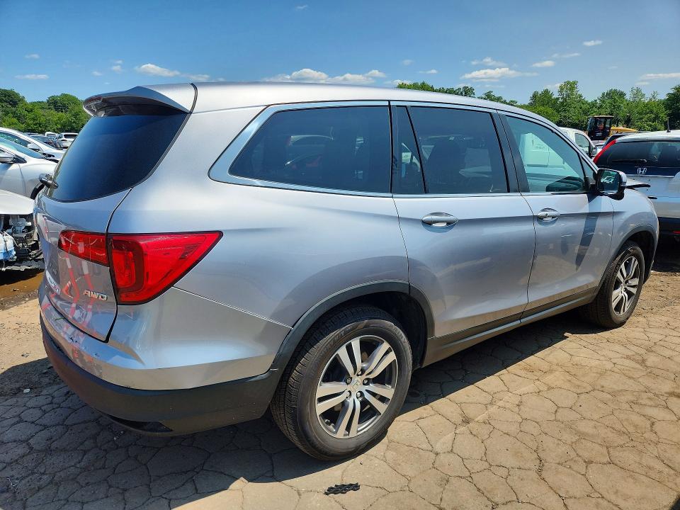 62609156 :رقم المزاد ، 5FNYF6H57JB036307 vin ، 2018 Honda Pilot مزاد بيع