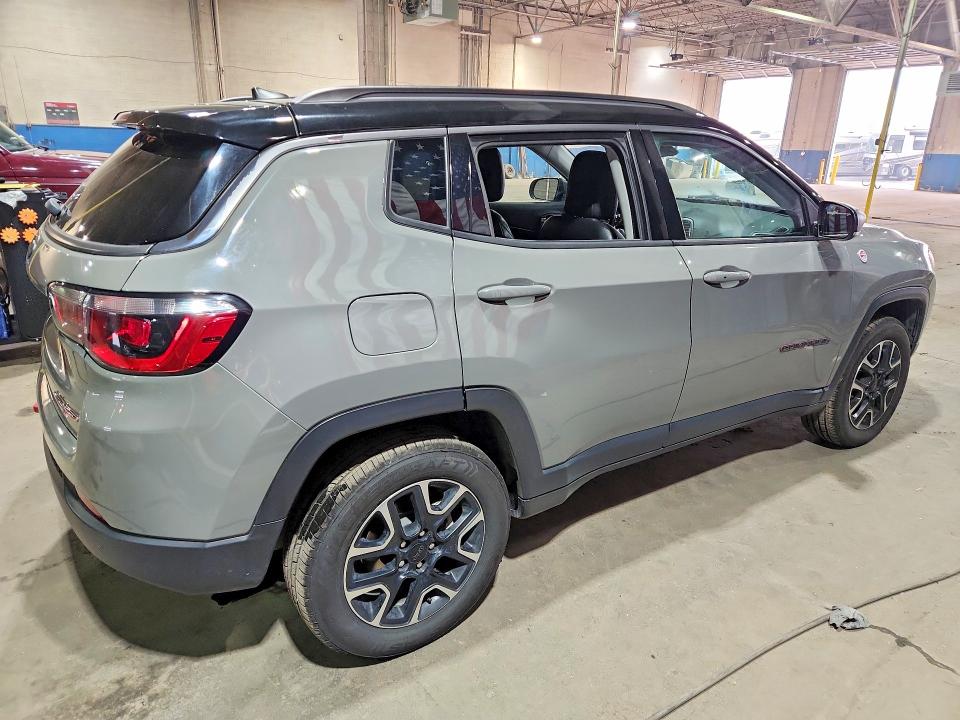 61426176 :رقم المزاد ، 3C4NJDDB4MT598317 vin ، 2021 Jeep Compass مزاد بيع