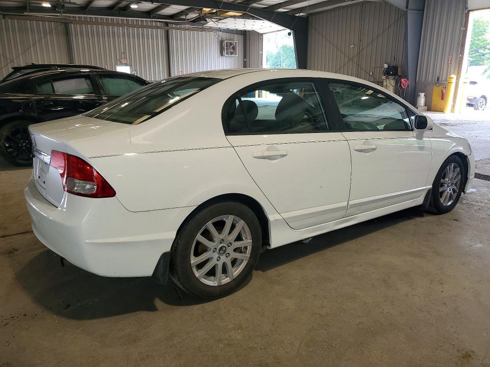 60613686 :رقم المزاد ، 19XFA1F56BE048354 vin ، 2011 Honda Civic مزاد بيع