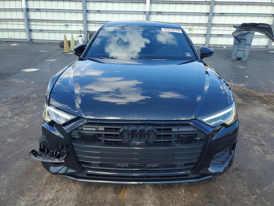 62912916 :رقم المزاد ، WAUE8AF24MN031612 vin ، 2021 Audi A6 مزاد بيع