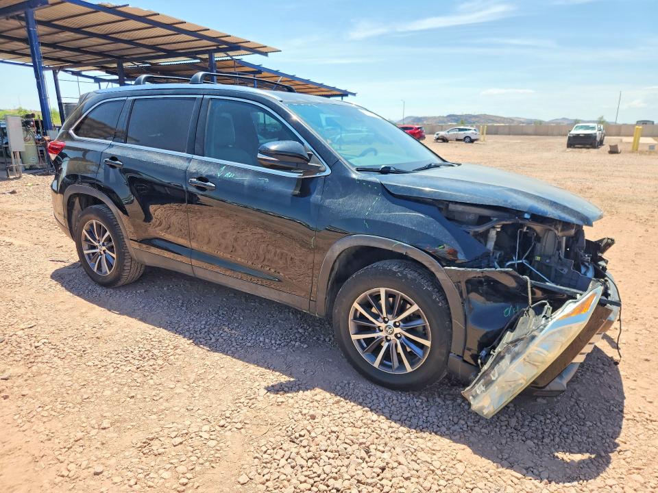 2019 Toyota Highlander მანქანა იყიდება აუქციონზე, vin: 5TDKZRFH4KS559213, აუქციონის ნომერი: 60185926