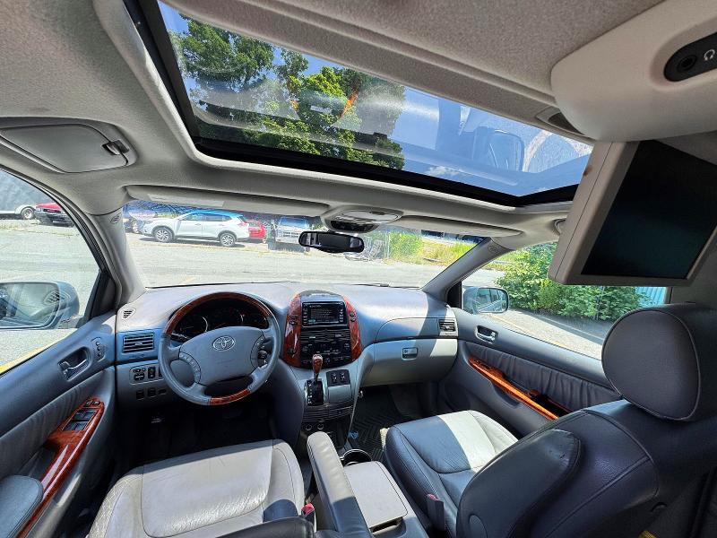 63122136 :رقم المزاد ، 5TDBA22C16S067155 vin ، 2006 Toyota Sienna مزاد بيع