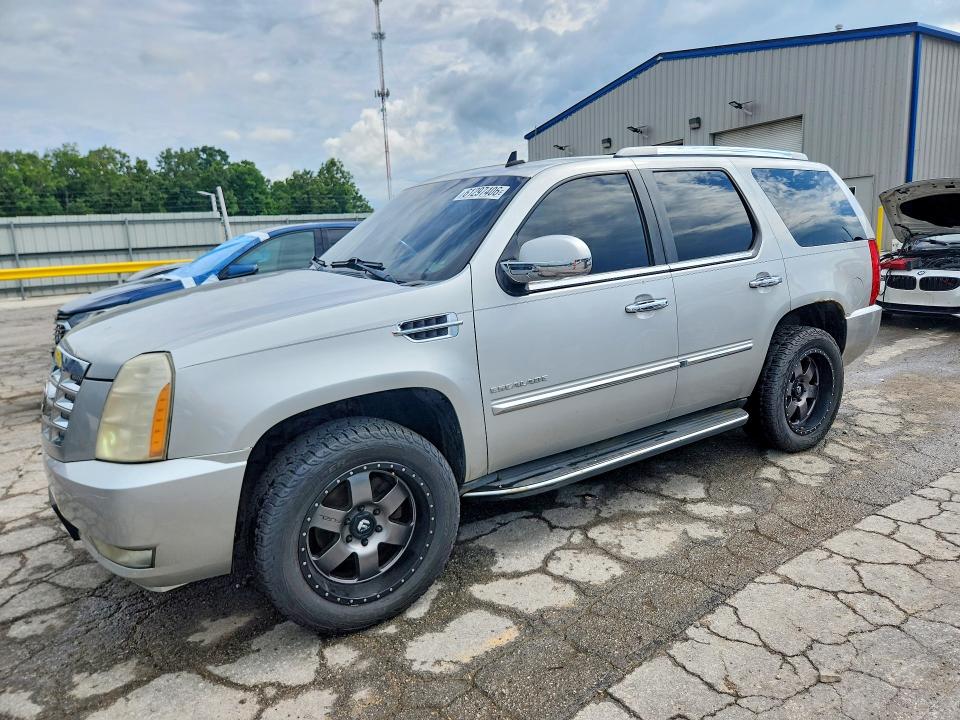 2010 Cadillac Escalade მანქანა იყიდება აუქციონზე, vin: 1GYUKBEF3AR111542, აუქციონის ნომერი: 61297406
