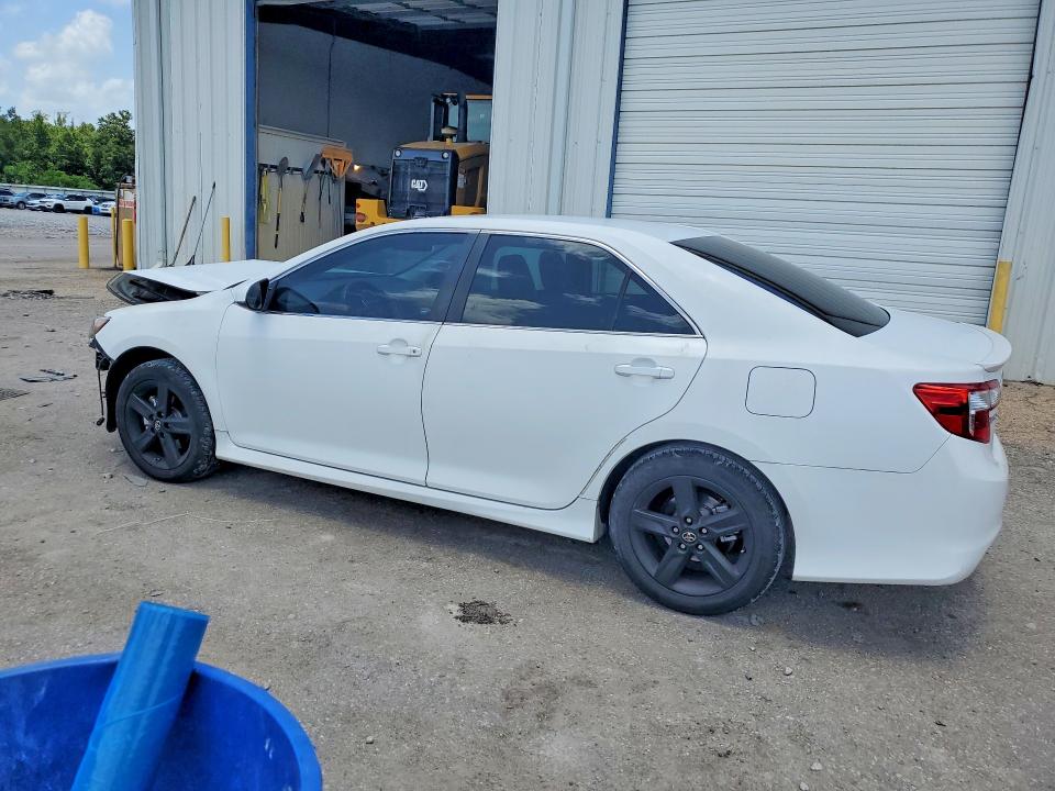 61705696 :رقم المزاد ، 4T1BF1FKXCU541233 vin ، 2012 Toyota Camry مزاد بيع