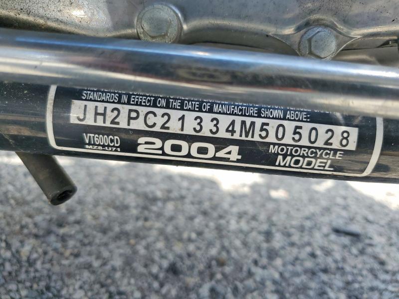61773776 :رقم المزاد ، JH2PC21334M505028 vin ، 2004 Honda Vt600 مزاد بيع