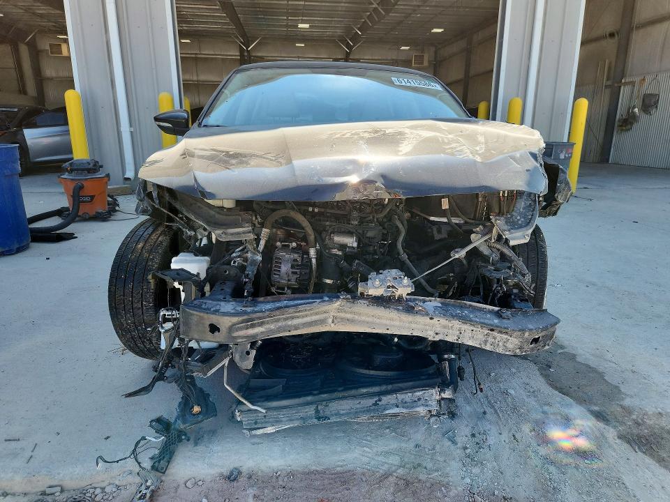61415586 :رقم المزاد ، 1VWBA7A37JC008150 vin ، 2018 Volkswagen Passat مزاد بيع