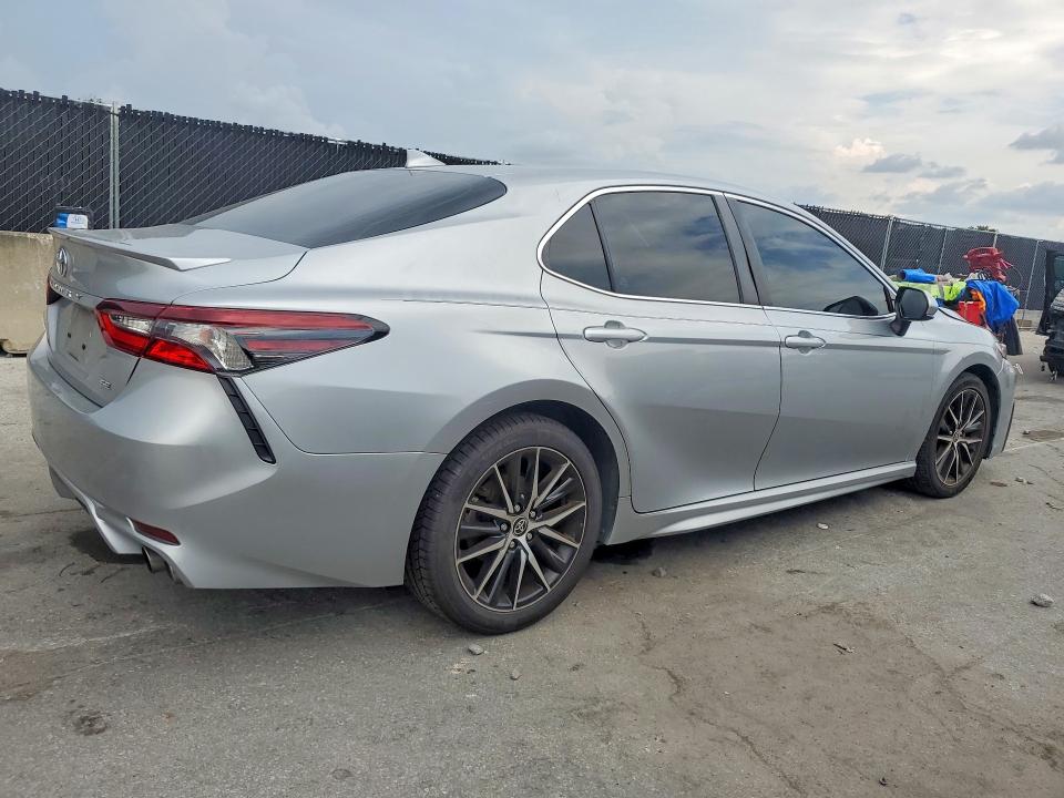 2021 Toyota Camry მანქანა იყიდება აუქციონზე, vin: 4T1G11AK6MU578311, აუქციონის ნომერი: 61922576