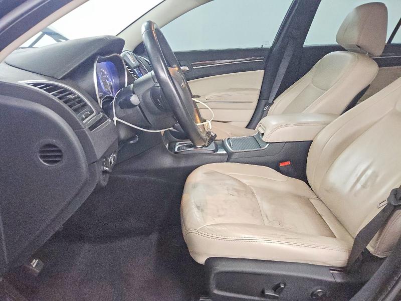 61816756 :رقم المزاد ، 2C3CCAAG4HH588129 vin ، 2017 Chrysler 300 مزاد بيع