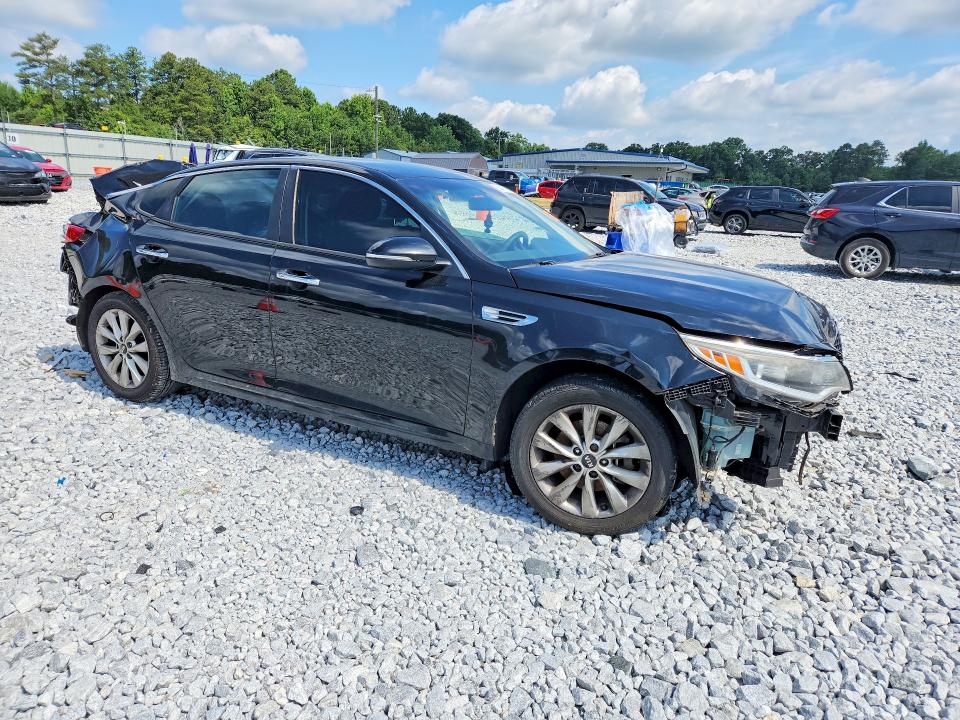 2017 Kia Optima მანქანა იყიდება აუქციონზე, vin: 5XXGT4L38HG147583, აუქციონის ნომერი: 58415786