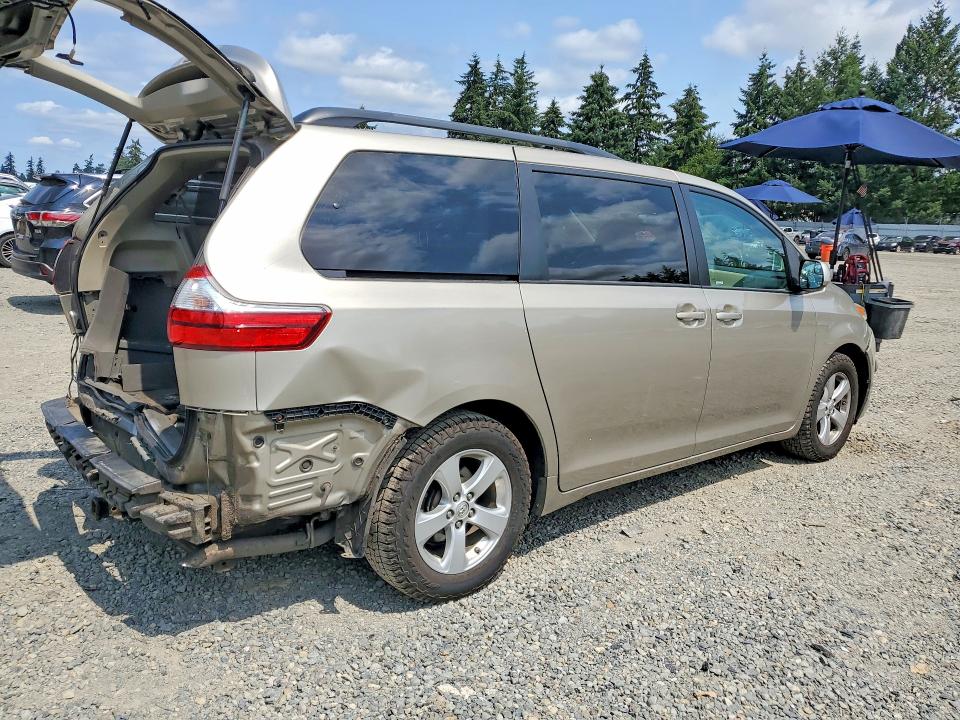 Aukcja sprzedaży 2017 Toyota Sienna, vin: 5TDKZ3DC2HS799745, numer aukcji: 62120736