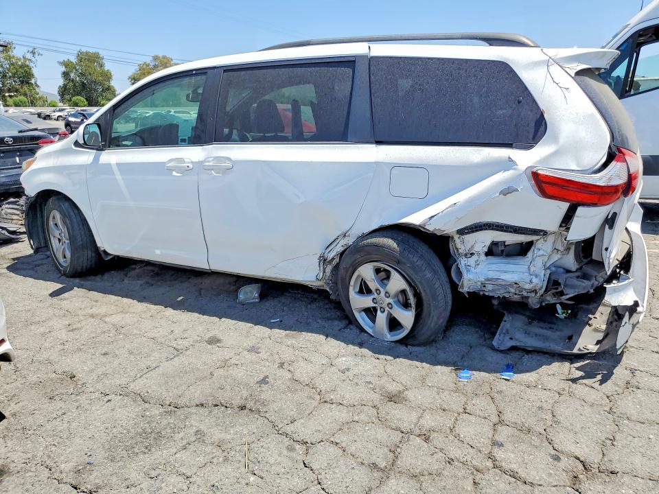 Продаж на аукціоні авто 2015 Toyota Sienna, vin: 5TDKK3DC5FS567500, номер лоту: 62353226
