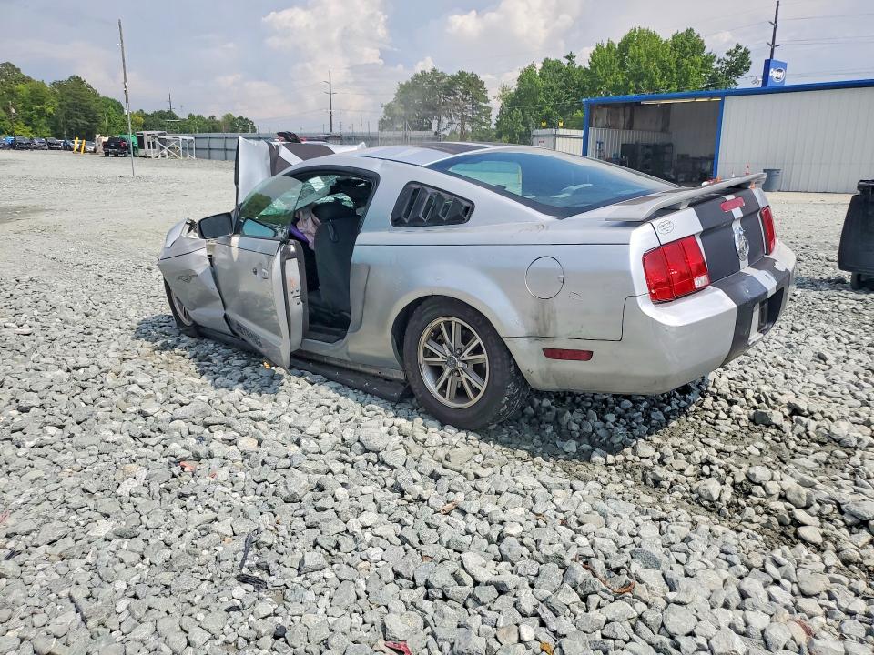 61848786 :رقم المزاد ، 1ZVFT80N655138452 vin ، 2005 Ford Mustang مزاد بيع