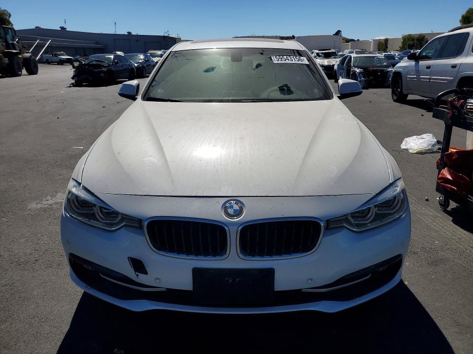59543156 :رقم المزاد ، WBA8B9G55HNU49818 vin ، 2017 Bmw 330 مزاد بيع