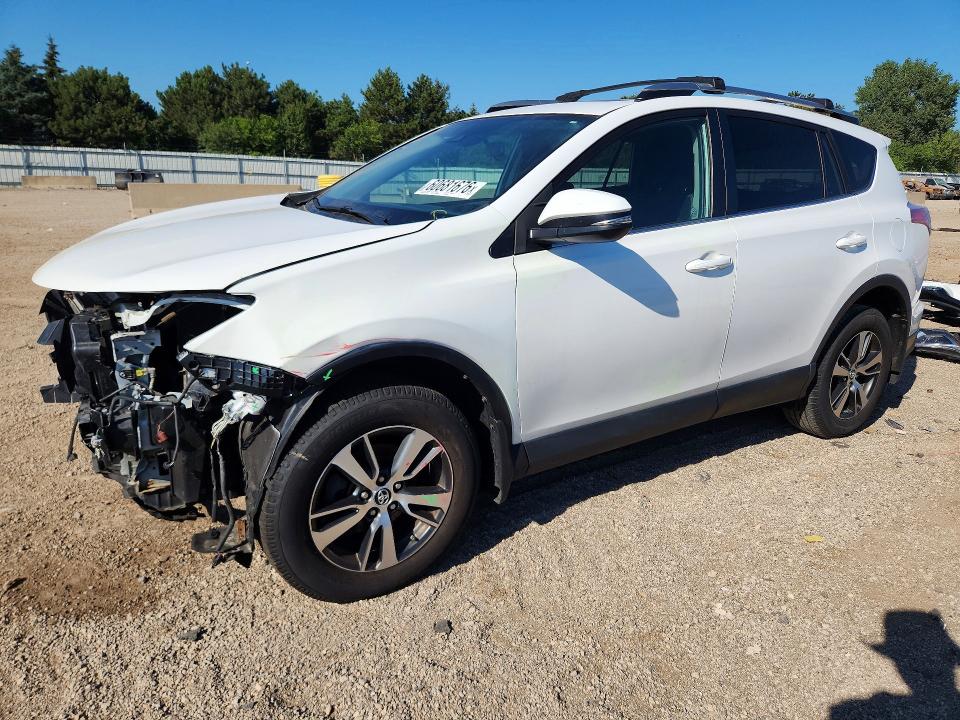 60681676 :رقم المزاد ، 2T3RFREV5JW856809 vin ، 2018 Toyota Rav4 مزاد بيع