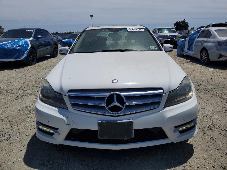 Продажа на аукционе авто 2013 Mercedes-benz C, vin: WDDGF8AB2DG147922, номер лота: 58845136