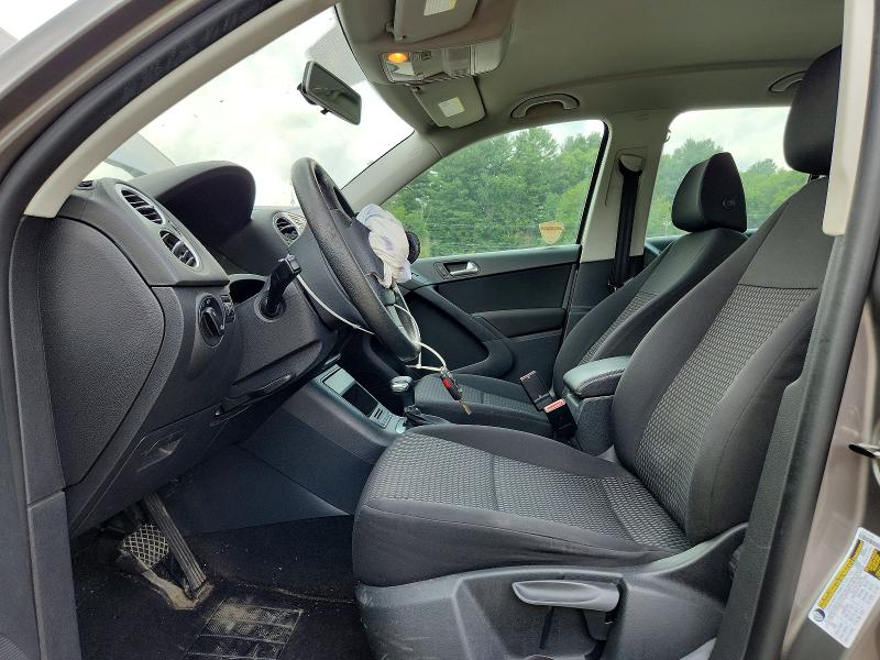 62823676 :رقم المزاد ، WVGBV7AX0AW524449 vin ، 2010 Volkswagen Tiguan مزاد بيع