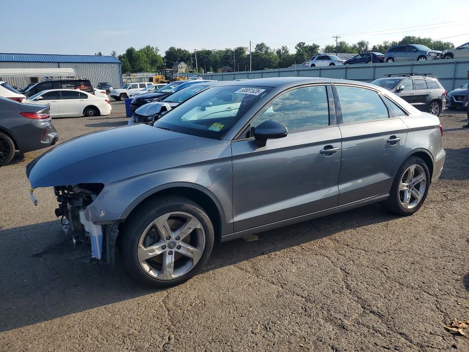 60881526 :رقم المزاد ، WAUB8GFF1H1048728 vin ، 2017 Audi A3 مزاد بيع