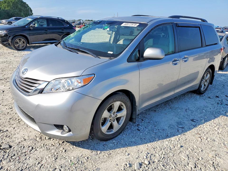 60072976 :رقم المزاد ، 5TDYZ3DCXHS779737 vin ، 2017 Toyota Sienna مزاد بيع