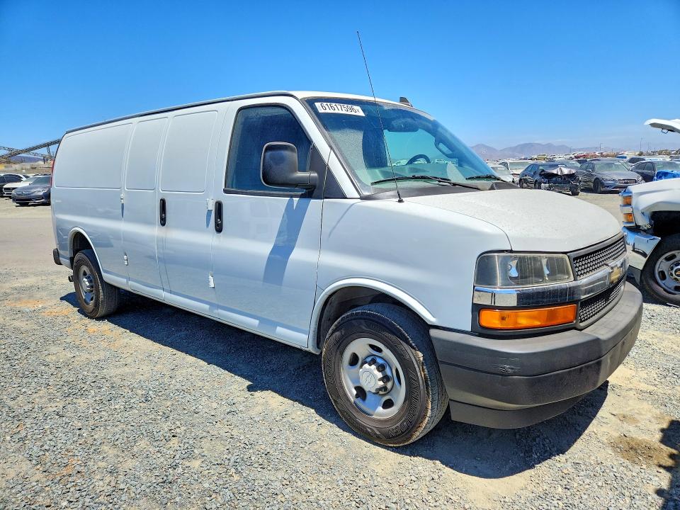 61617596 :رقم المزاد ، 1GCWGBFP3K1175622 vin ، 2019 Chevrolet Express 2500 مزاد بيع