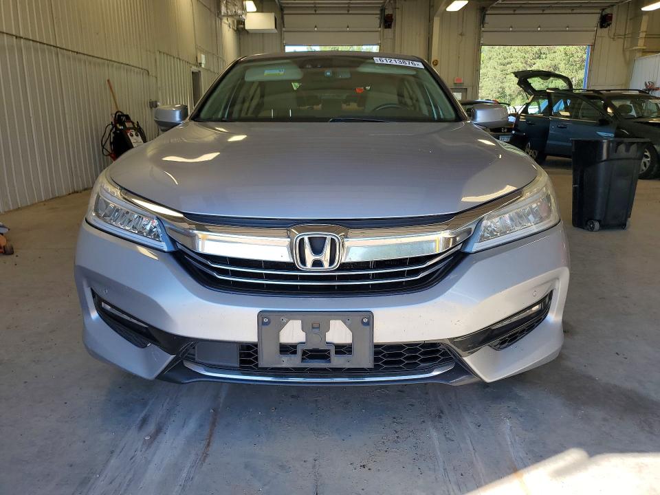 2017 Honda Accord მანქანა იყიდება აუქციონზე, vin: JHMCR6F74HC011702, აუქციონის ნომერი: 61213876