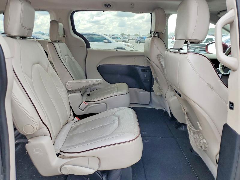 61560686 :رقم المزاد ، 2C4RC1GG8HR531536 vin ، 2017 Chrysler Pacifica مزاد بيع