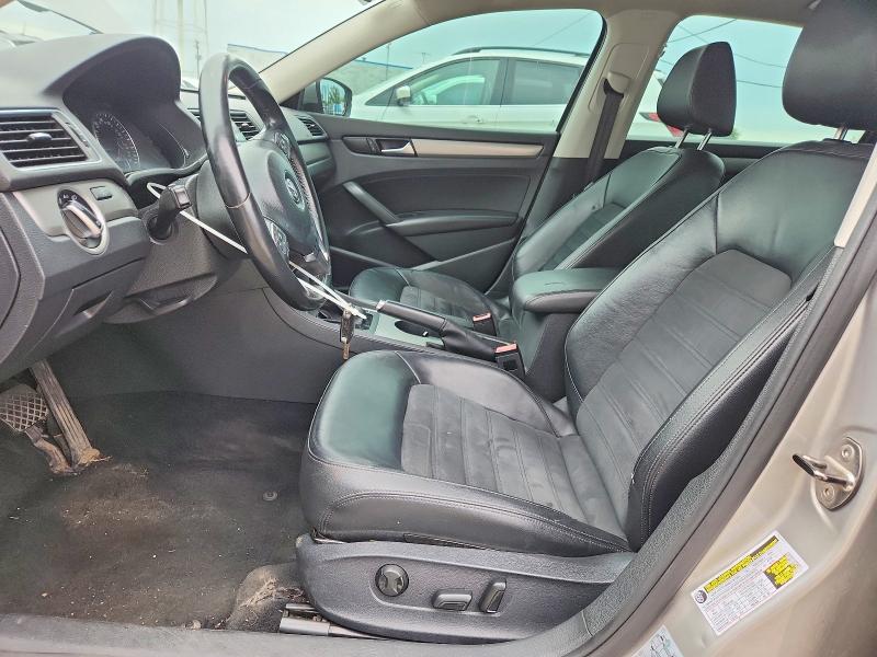 63569206 :رقم المزاد ، 1VWBS7A31EC053328 vin ، 2014 Volkswagen Passat مزاد بيع