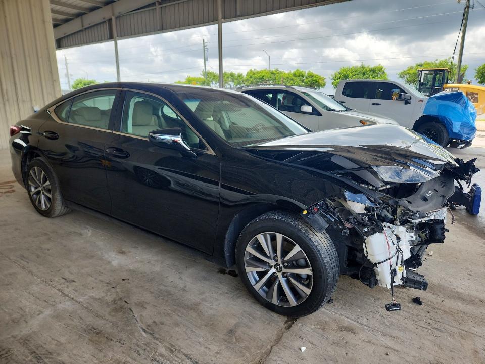 2020 Lexus Es 350 მანქანა იყიდება აუქციონზე, vin: 58ACZ1B19LU070774, აუქციონის ნომერი: 60000236