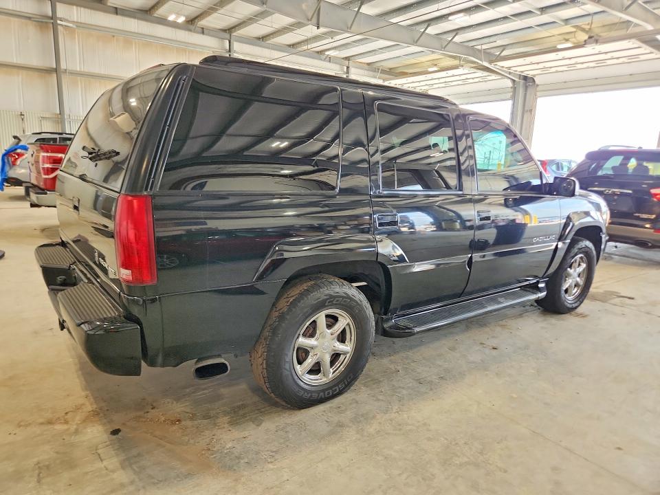 2000 Cadillac Escalade მანქანა იყიდება აუქციონზე, vin: 1GYEK63R8YR207931, აუქციონის ნომერი: 59744446