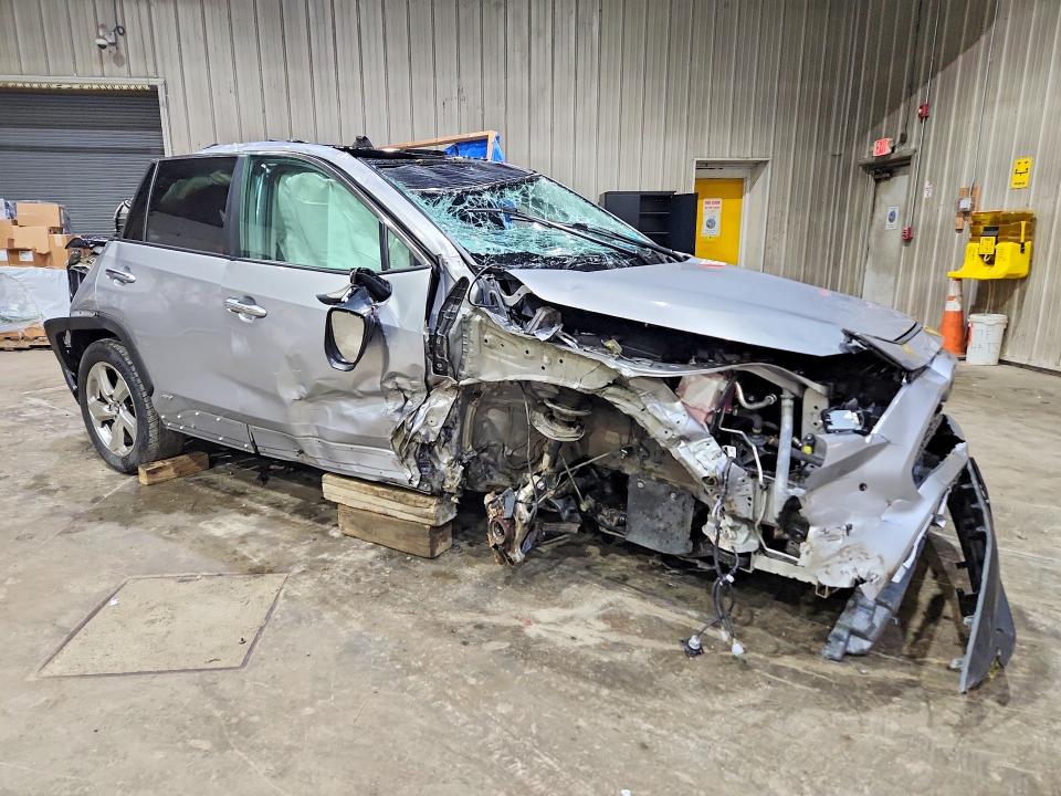 61991126 :رقم المزاد ، 4T3D6RFV3MU020932 vin ، 2021 Toyota Rav4 مزاد بيع