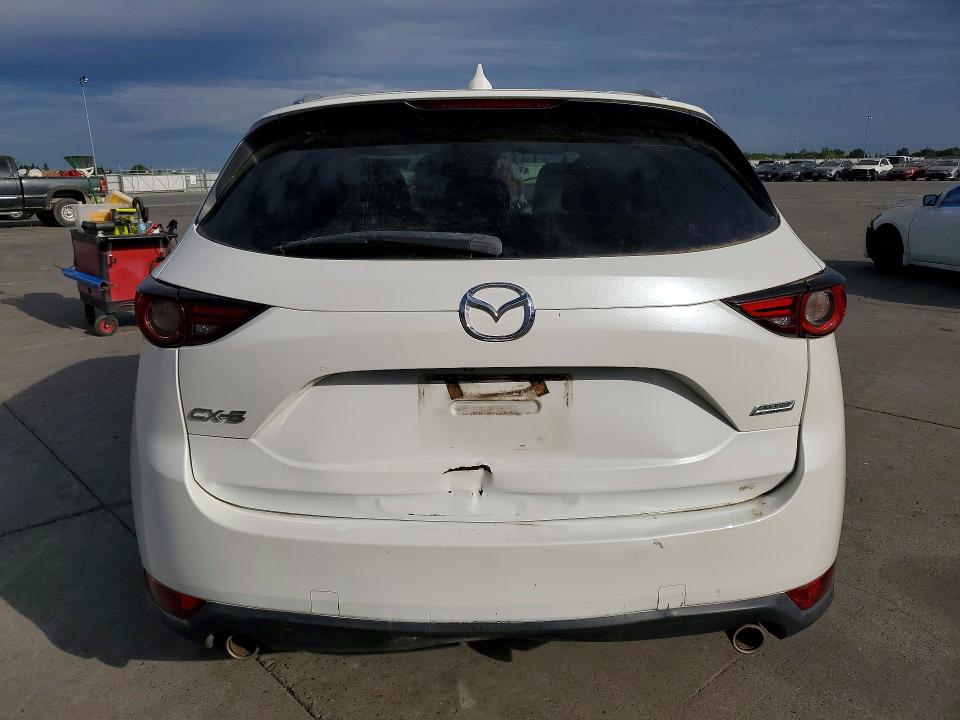 Продажа на аукционе авто 2018 Mazda Cx-5, vin: JM3KFADM5J1390817, номер лота: 61090156