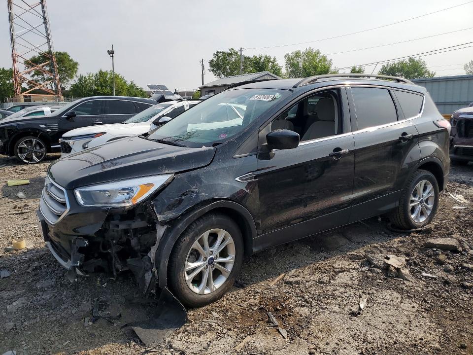 61240016 :رقم المزاد ، 1FMCU9GD1JUC60086 vin ، 2018 Ford Escape مزاد بيع