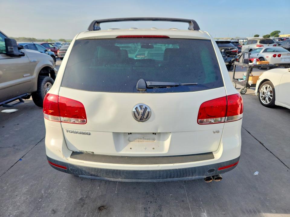 2004 Volkswagen Touareg მანქანა იყიდება აუქციონზე, vin: WVGBC67L74D038239, აუქციონის ნომერი: 63049326