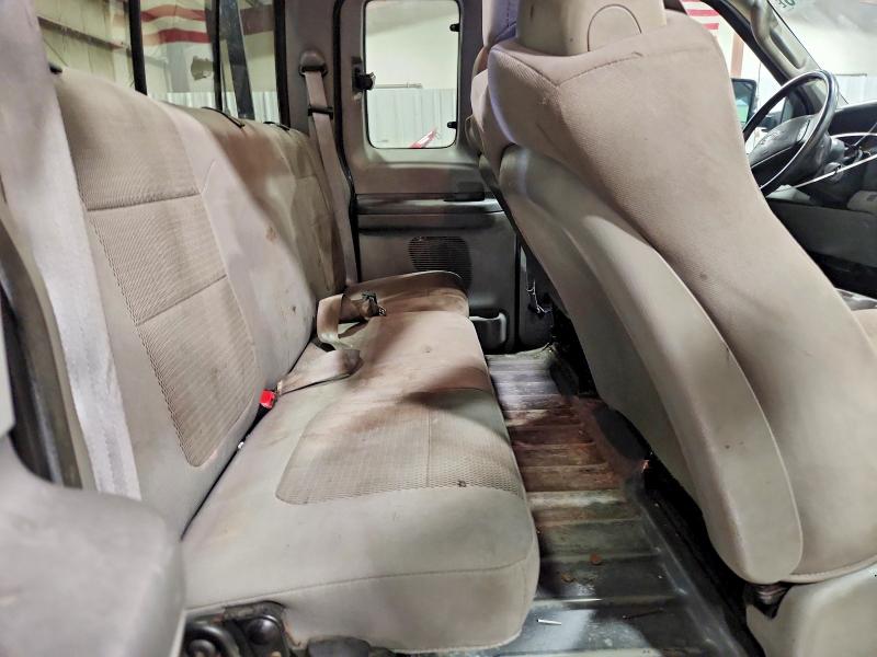 61940276 :رقم المزاد ، 1FTNX21S44ED22372 vin ، 2004 Ford F250 مزاد بيع