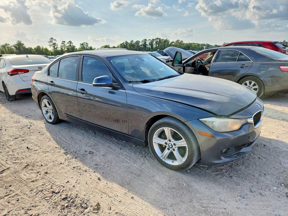 2013 Bmw 328 მანქანა იყიდება აუქციონზე, vin: WBA3A5G54DNP21758, აუქციონის ნომერი: 63206896
