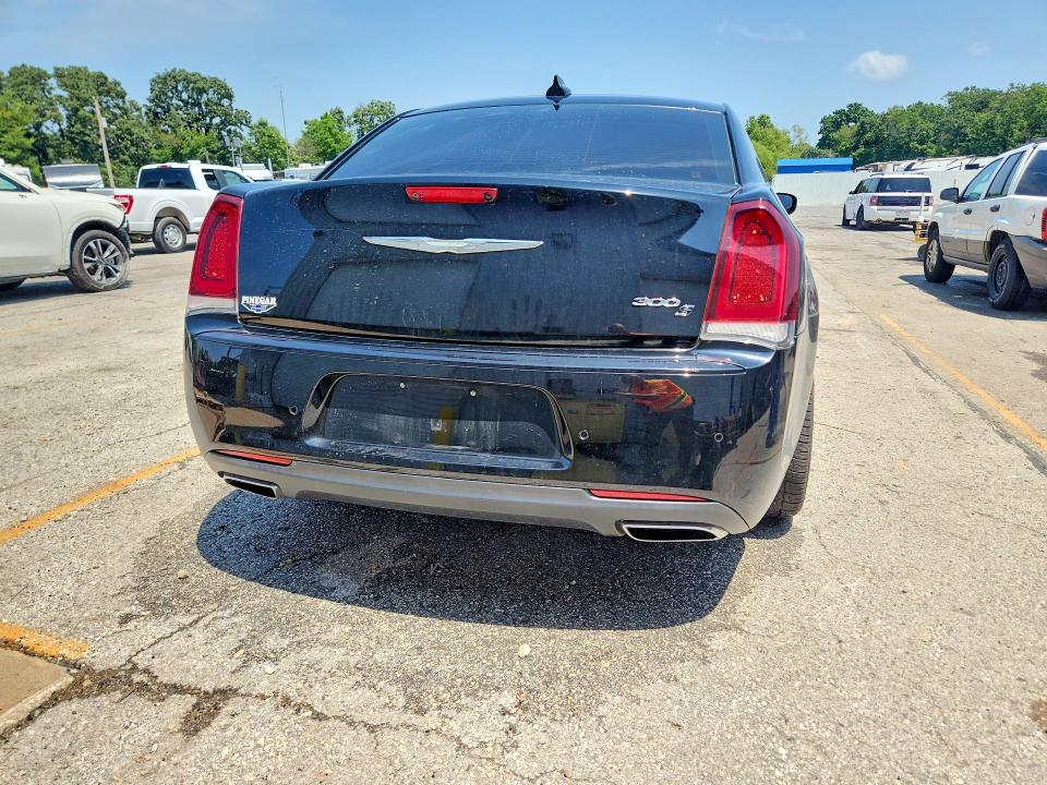 Продажа на аукционе авто 2017 Chrysler 300, vin: 2C3CCABG7HH596854, номер лота: 63564246