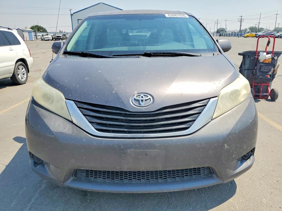 2011 Toyota Sienna მანქანა იყიდება აუქციონზე, vin: 5TDKK3DC8BS066515, აუქციონის ნომერი: 63687226
