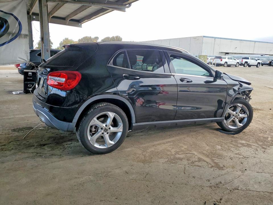 2018 Mercedes-benz Gla მანქანა იყიდება აუქციონზე, vin: WDCTG4GB7JJ421999, აუქციონის ნომერი: 62722376