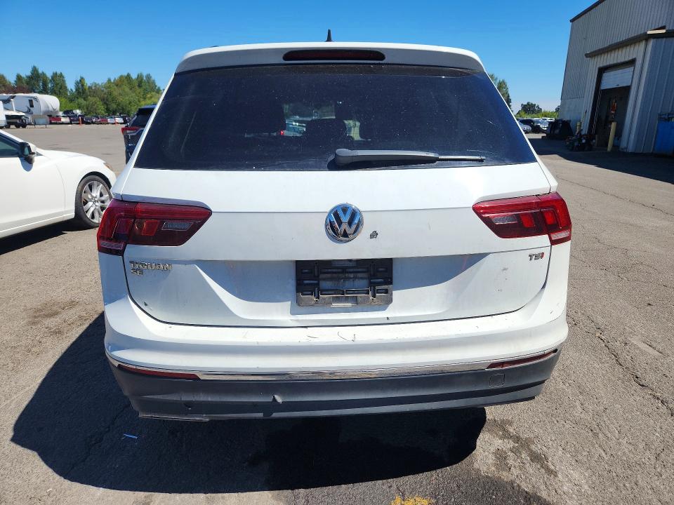 Продажа на аукционе авто 2018 Volkswagen Tiguan, vin: 3VV3B7AX5JM124762, номер лота: 63497916