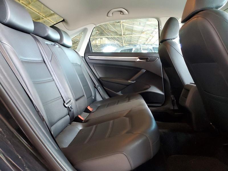 61923816 :رقم المزاد ، 1VWDT7A39HC065138 vin ، 2017 Volkswagen Passat مزاد بيع