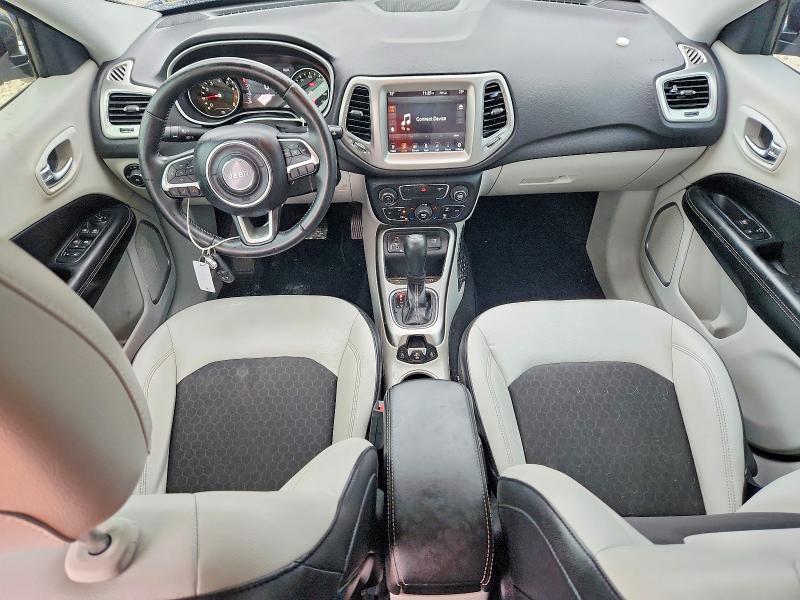 61174806 :رقم المزاد ، 3C4NJCBB5HT643008 vin ، 2017 Jeep Compass مزاد بيع