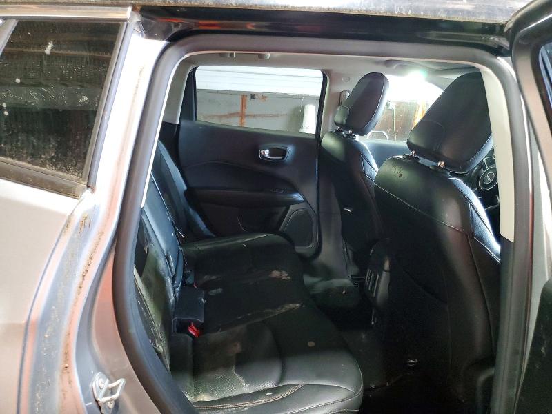 60139996 :رقم المزاد ، 3C4NJDCB8JT245480 vin ، 2018 Jeep Compass مزاد بيع
