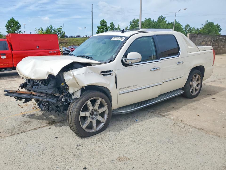 Auction sale of the 2011 Cadillac Escalade, vin: 3GYT4MEF6BG136325, lot number: 62132076