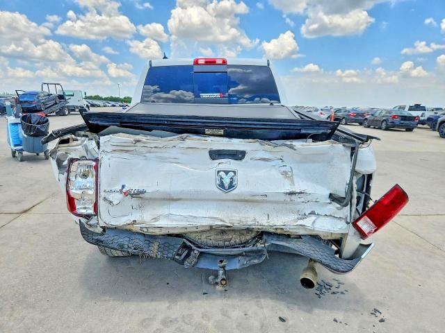 60021686 :رقم المزاد ، 1C6RR6LT8HS684163 vin ، 2017 Ram 1500 مزاد بيع