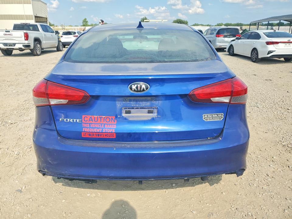 61402696 :رقم المزاد ، 3KPFK4A78HE029465 vin ، 2017 Kia Forte مزاد بيع
