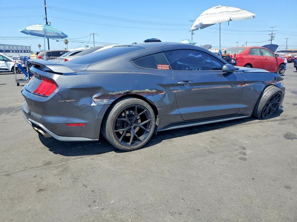 60827976 :رقم المزاد ، 1FA6P8CF5J5109164 vin ، 2018 Ford Mustang مزاد بيع
