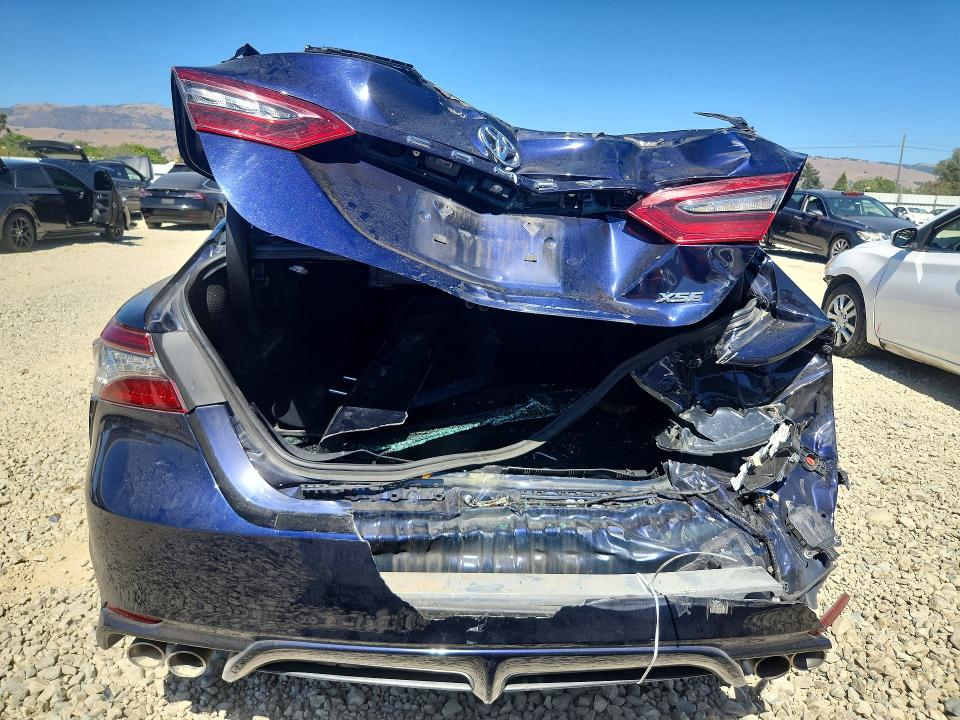61421016 :رقم المزاد ، 4T1K61AK0NU700562 vin ، 2022 Toyota Camry مزاد بيع