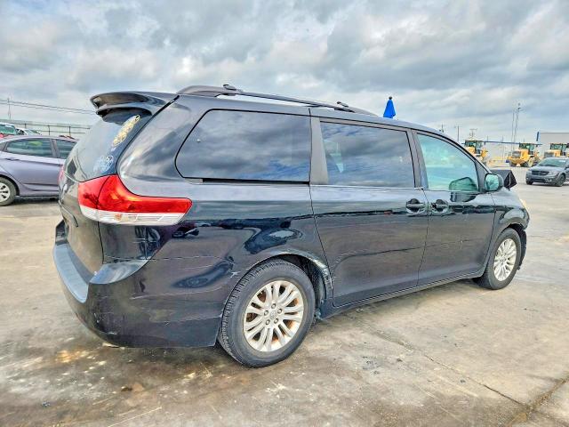 Продаж на аукціоні авто 2012 Toyota Sienna, vin: 5TDYK3DC8CS188335, номер лоту: 61865376